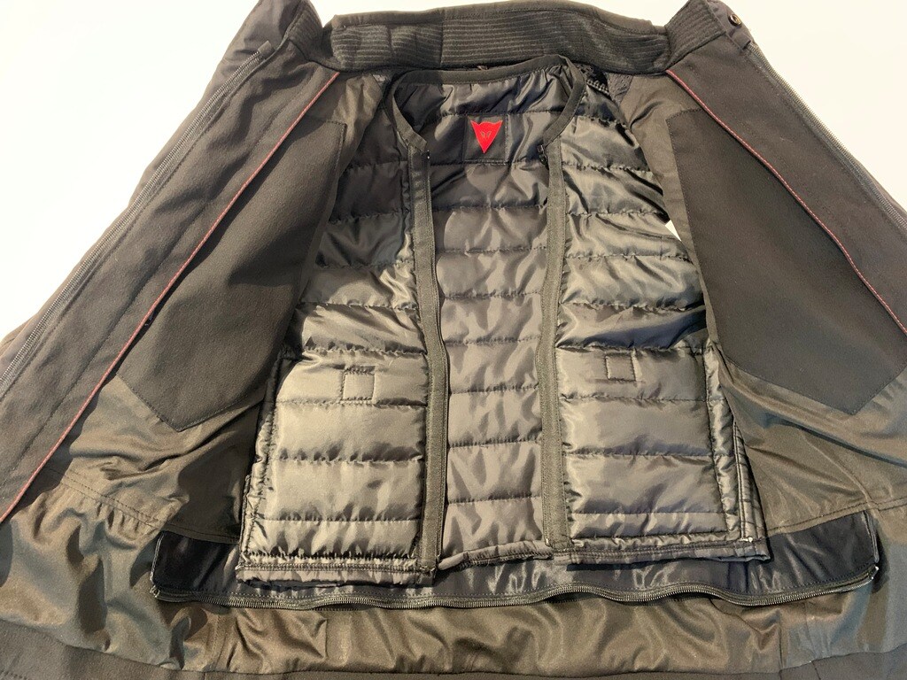 快適さと安全性を両立！RACING 3 D-DRY® JACKETの魅力を解説